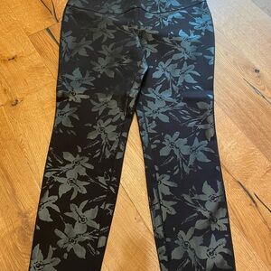 SOFT SURROUNDINGS PULL ON PANTS OF EXQUISITE TASTE